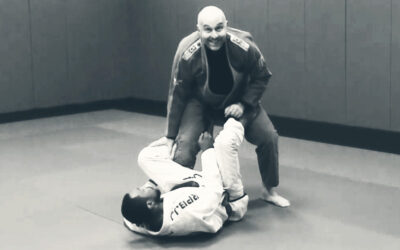 A Short Guide to Passing the De La Riva Guard